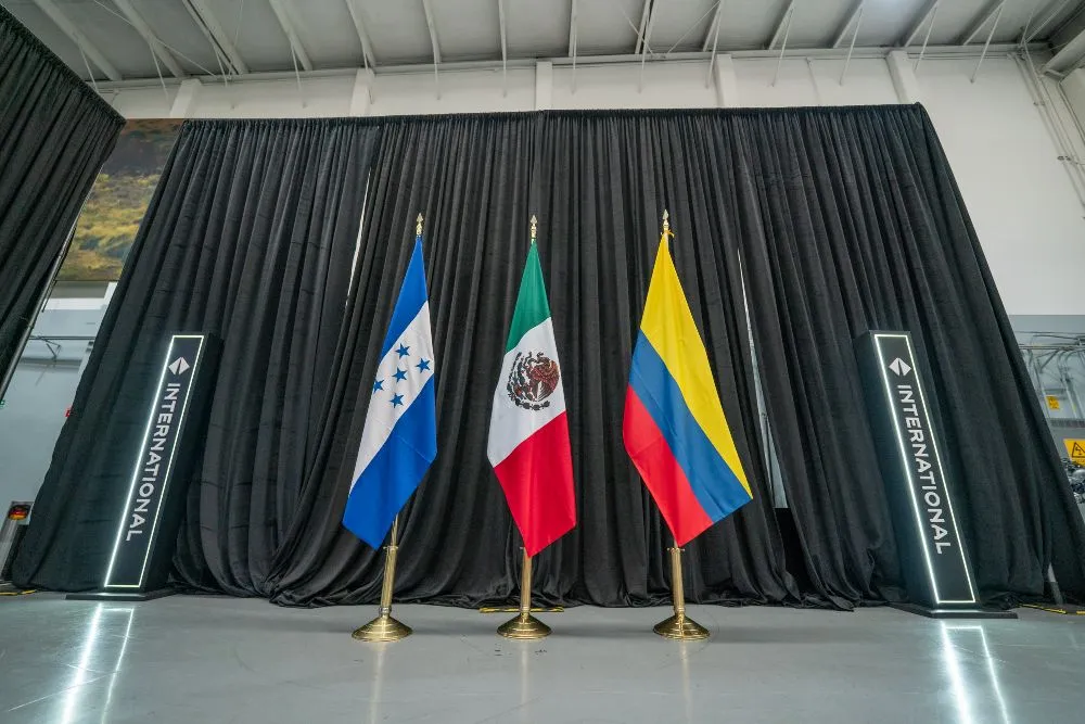 international-elite-service-team-1000x750-11