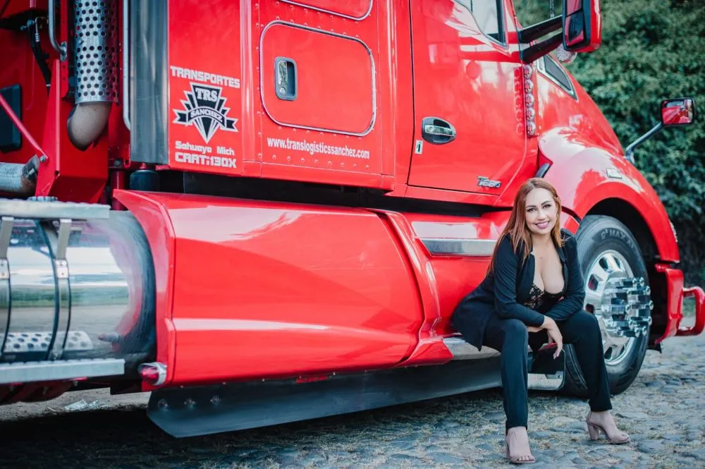 mama-trucker-madres-10-mayo-conductoras-1000x750-roxanna-01