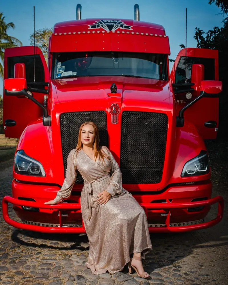 mama-trucker-madres-10-mayo-conductoras-1000x750-roxanna-01