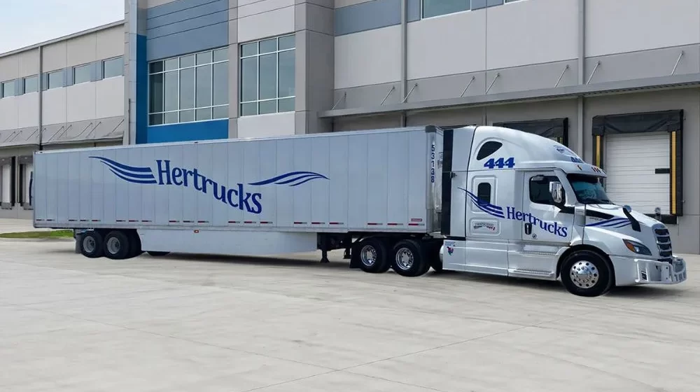 fruehauf-hertrucks-composite-caja-seca-trucker-1000x750-2 Fruehauf entregó 10 cajas secas de Composite a Hertrucks