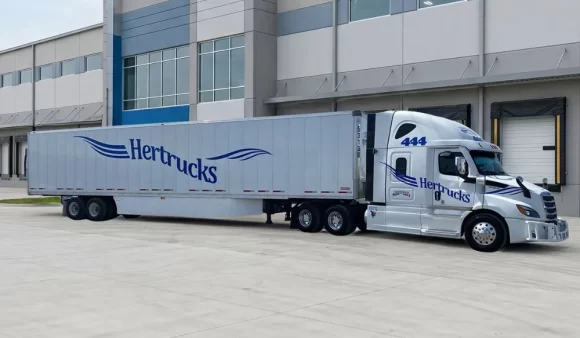 fruehauf-hertrucks-composite-caja-seca-trucker-1000x750-2 Fruehauf entregó 10 cajas secas de Composite a Hertrucks